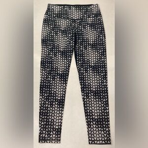 Victoria’s Secret Knockout leggings black & white size M VSX sport tights